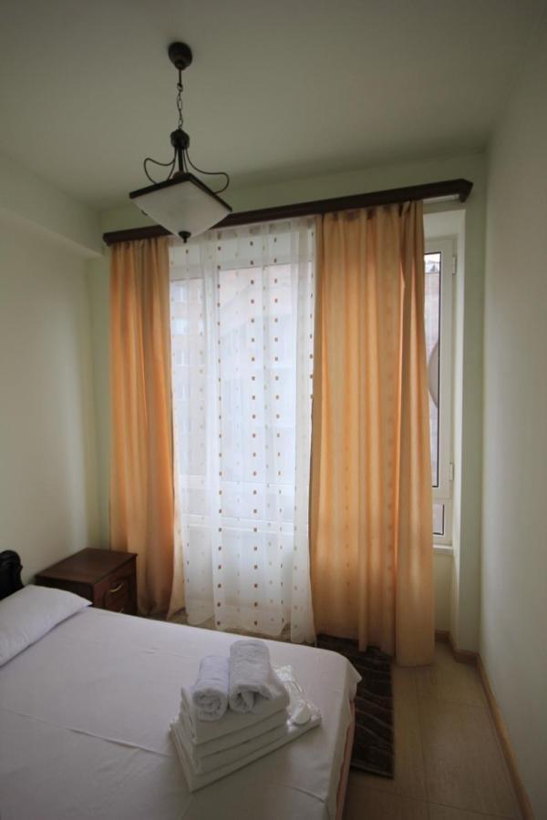 Rent Inn Yerevan On North Avenue Exterior photo